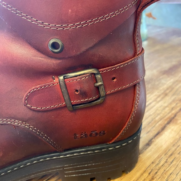 Taos Footwear Red Lace-Up Crave Boots 🥾 - Picture 10 of 14